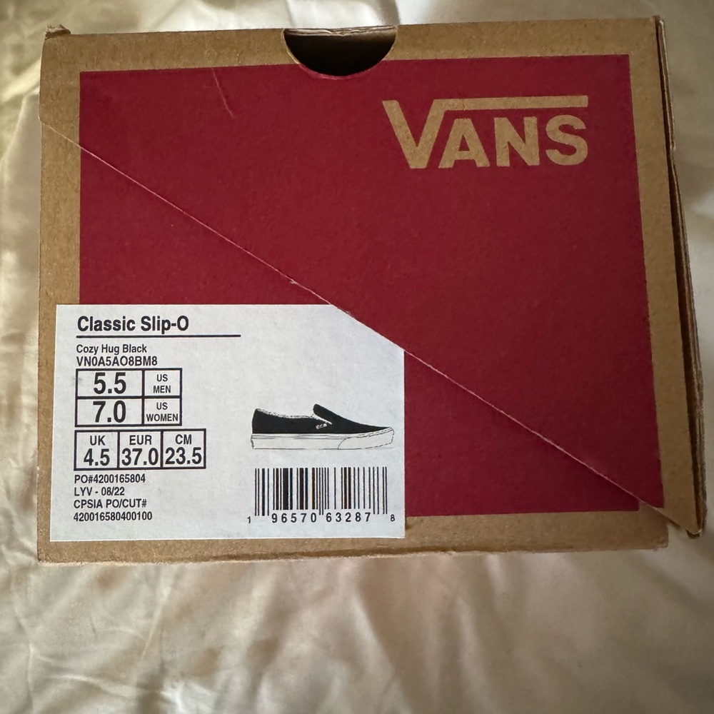 Vans Black Slip-On Shoes with Fleece Lining - Picture 4 of 4